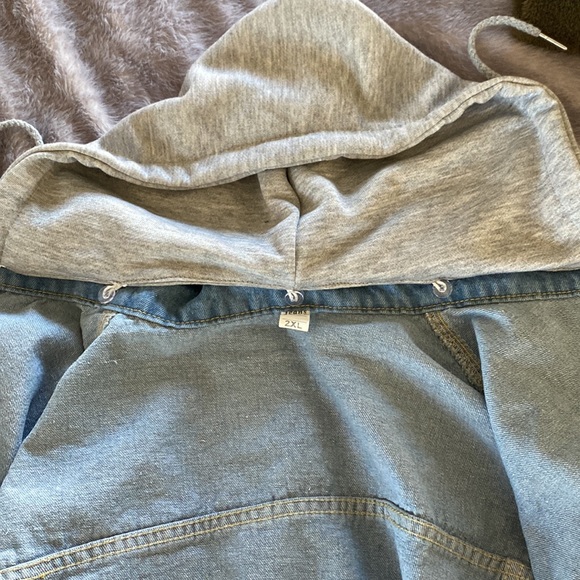 LifeShe Women's Detachable Hoodie Light Denim Jacket - Picture 4 of 5